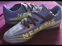 حذاء كرة قدم Nemesis Blue اديداس ازرق اورجينال مقاس ٣٠ بحالة ممتازة